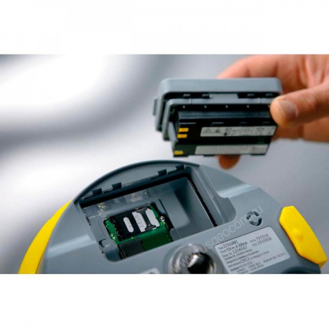 GNSS приемник GeoMax Zenith15 Base-Rover (GSM-UHF) xPad Ultimate GO